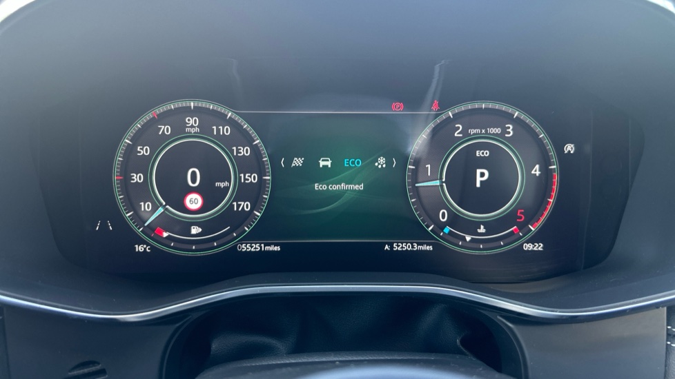 Jaguar F-Pace 2.0 D200 R-Dynamic SE 5dr Auto AWD Diesel Estate - Image 56