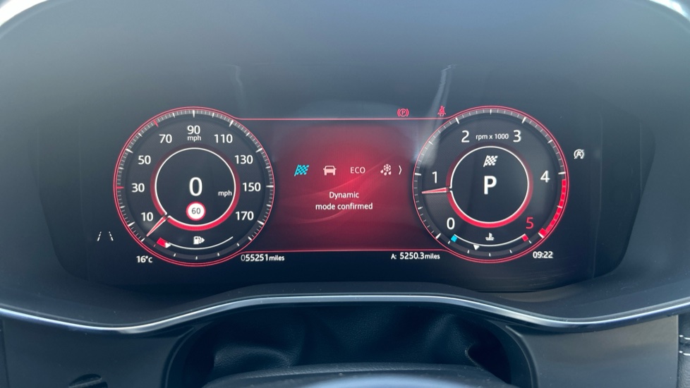 Jaguar F-Pace 2.0 D200 R-Dynamic SE 5dr Auto AWD Diesel Estate - Image 58
