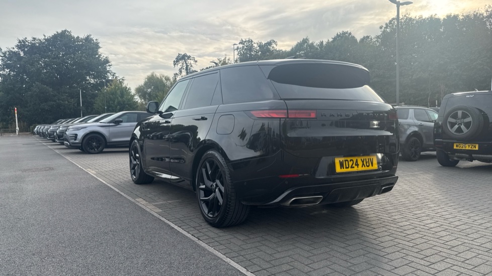 Land Rover Range Rover Sport 3.0 P460e Dynamic SE 5dr Auto Estate - Image 26