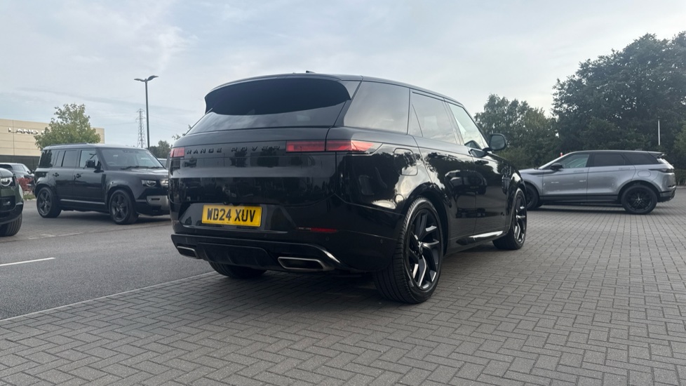 Land Rover Range Rover Sport 3.0 P460e Dynamic SE 5dr Auto Estate - Image 28
