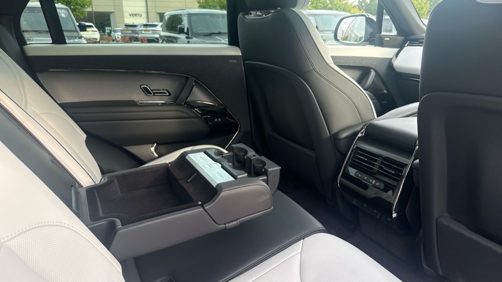 Land Rover Range Rover Sport 3.0 P460e Dynamic SE 5dr Auto Estate - Image 42