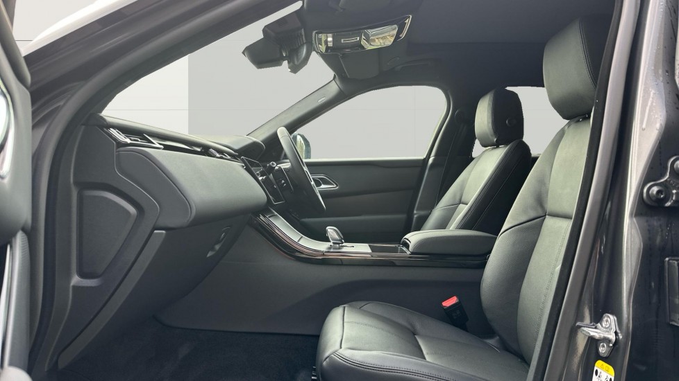 Land Rover Range Rover Velar 2.0 D200 MHEV Dynamic SE 5dr Auto Diesel Estate - Image 3