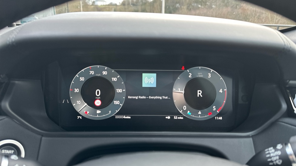 Land Rover Range Rover Velar 2.0 D200 MHEV Dynamic SE 5dr Auto Diesel Estate - Image 16