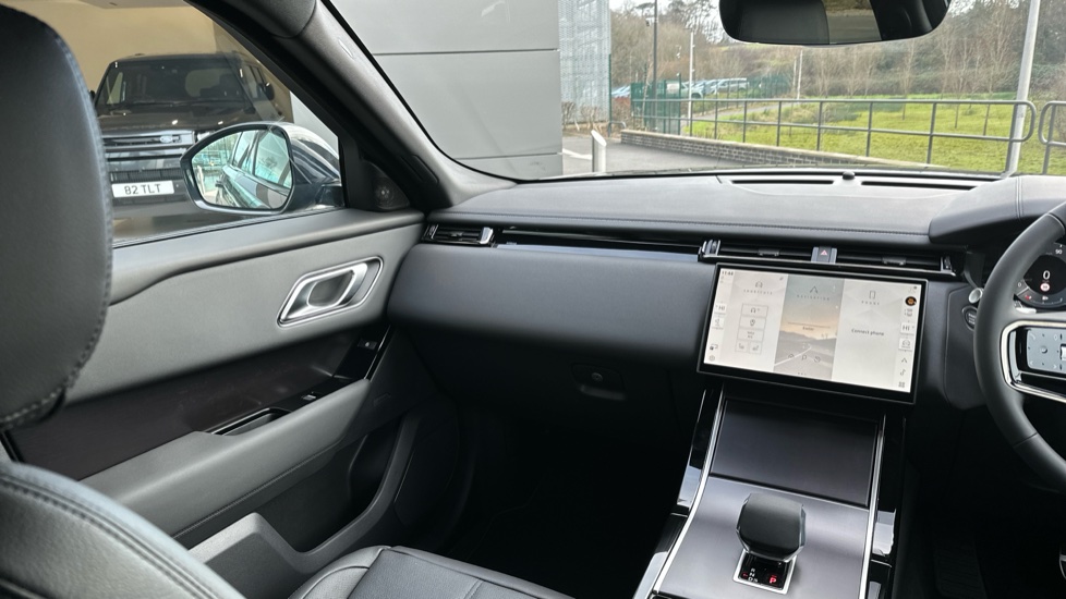 Land Rover Range Rover Velar 2.0 D200 MHEV Dynamic SE 5dr Auto Diesel Estate - Image 21