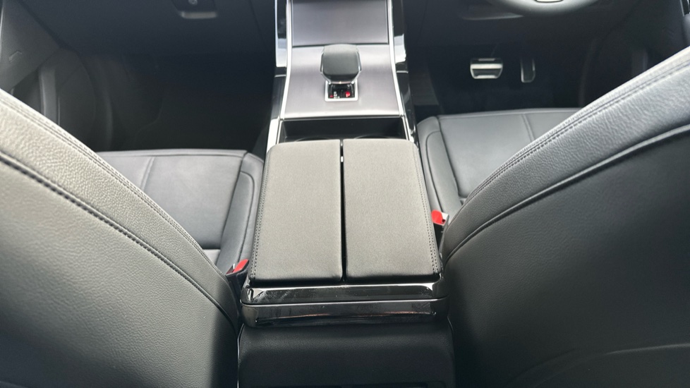 Land Rover Range Rover Velar 2.0 D200 MHEV Dynamic SE 5dr Auto Diesel Estate - Image 22