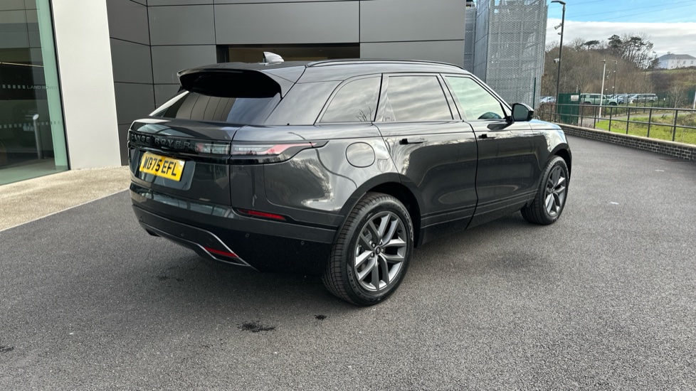 Land Rover Range Rover Velar 2.0 D200 MHEV Dynamic SE 5dr Auto Diesel Estate - Image 35