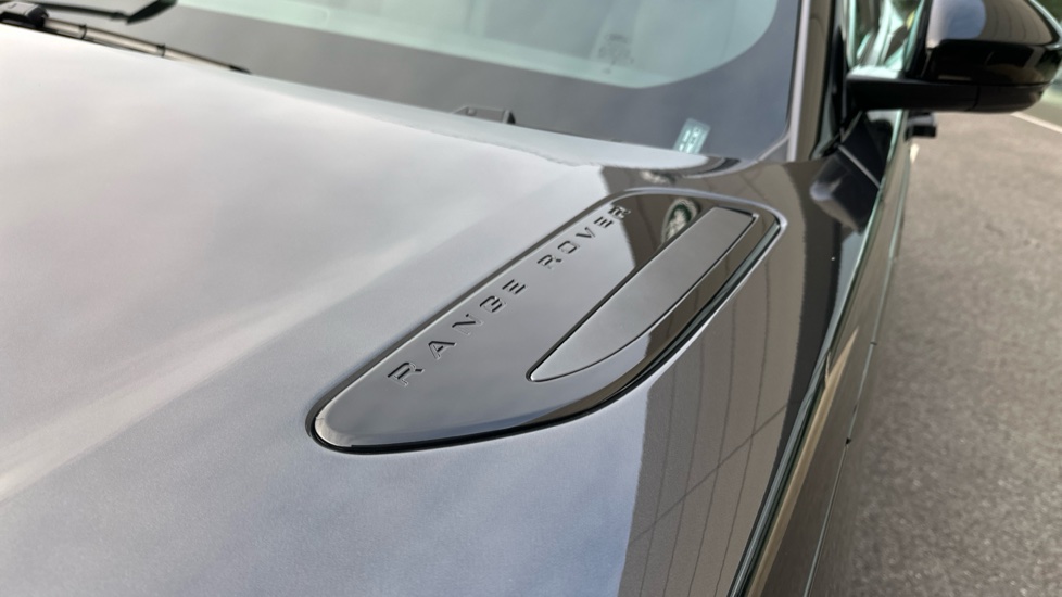 Land Rover Range Rover Velar 2.0 D200 MHEV Dynamic SE 5dr Auto Diesel Estate - Image 39