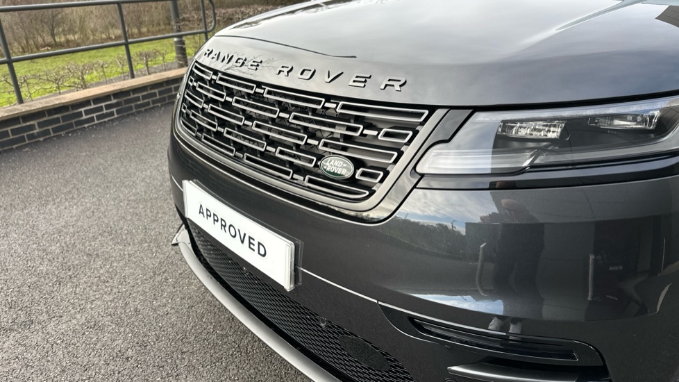 Land Rover Range Rover Velar 2.0 D200 MHEV Dynamic SE 5dr Auto Diesel Estate - Image 40