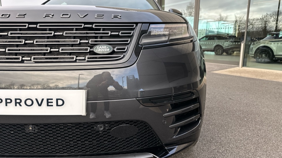 Land Rover Range Rover Velar 2.0 D200 MHEV Dynamic SE 5dr Auto Diesel Estate - Image 41