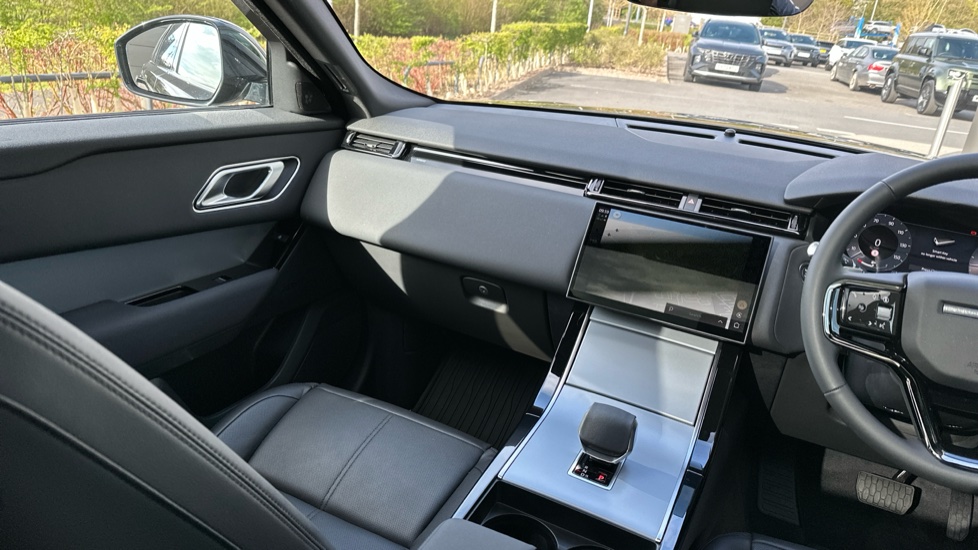 Land Rover Range Rover Velar 2.0 D200 MHEV S 5dr Auto Diesel Estate - Image 39