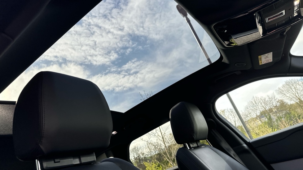 Land Rover Range Rover Velar 2.0 D200 MHEV S 5dr Auto Diesel Estate - Image 53