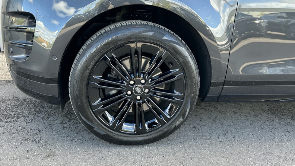 Land Rover Range Rover Evoque 2.0 D200 Dynamic SE 5dr Auto Diesel Hatchback - Image 39