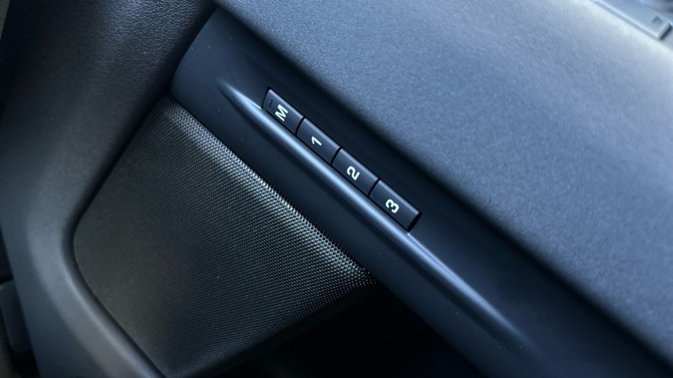 Land Rover Range Rover Evoque 2.0 D200 Dynamic SE 5dr Auto Diesel Hatchback - Image 65
