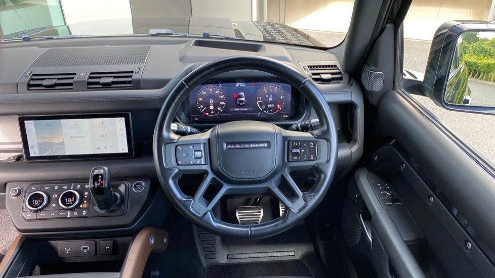 Land Rover Defender 3.0 D300 X 90 3dr Auto Diesel Estate - Image 15