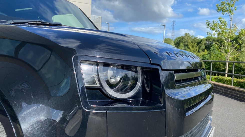Land Rover Defender 3.0 D300 X 90 3dr Auto Diesel Estate - Image 17