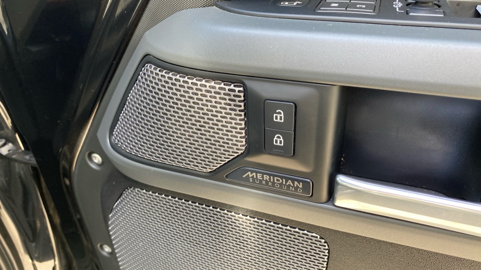Land Rover Defender 3.0 D300 X 90 3dr Auto Diesel Estate - Image 26