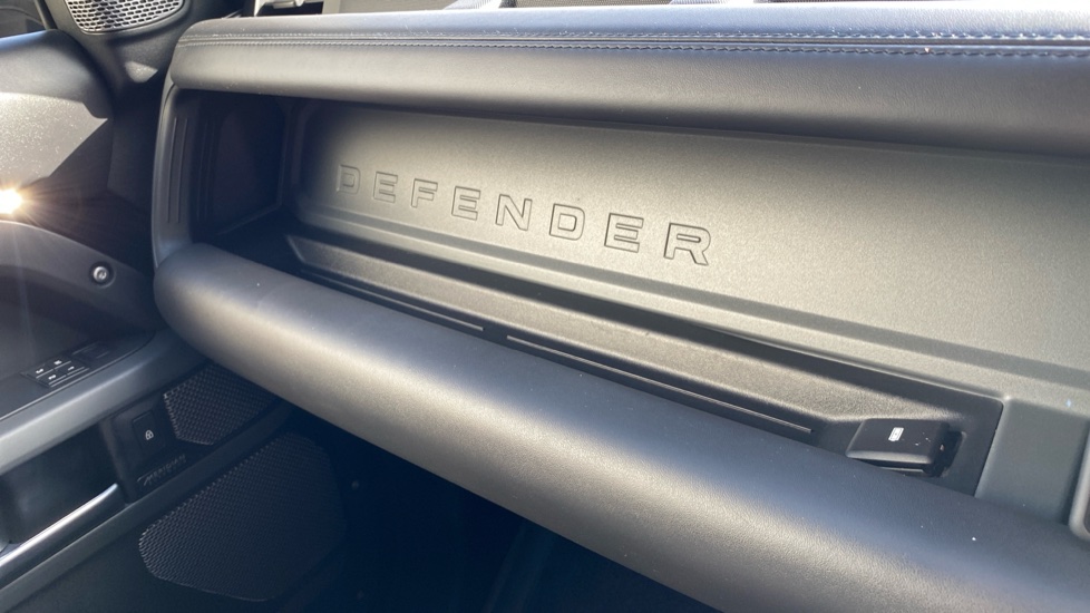 Land Rover Defender 3.0 D300 X 90 3dr Auto Diesel Estate - Image 35