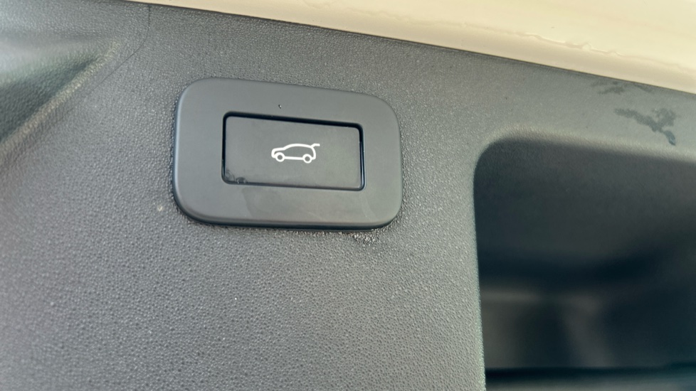 Land Rover Discovery Sport 2.0 P250 Dynamic HSE 5dr Auto [5 Seat] Petrol Station Wagon - Image 35