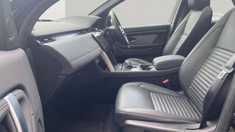 Land Rover Discovery Sport 2.0 D200 Dynamic SE 5dr Auto [5 Seat] Diesel Station Wagon - Image 3