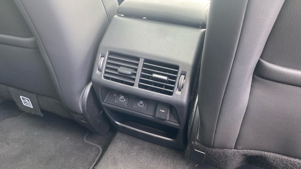 Land Rover Discovery Sport 2.0 D200 Dynamic SE 5dr Auto [5 Seat] Diesel Station Wagon - Image 18