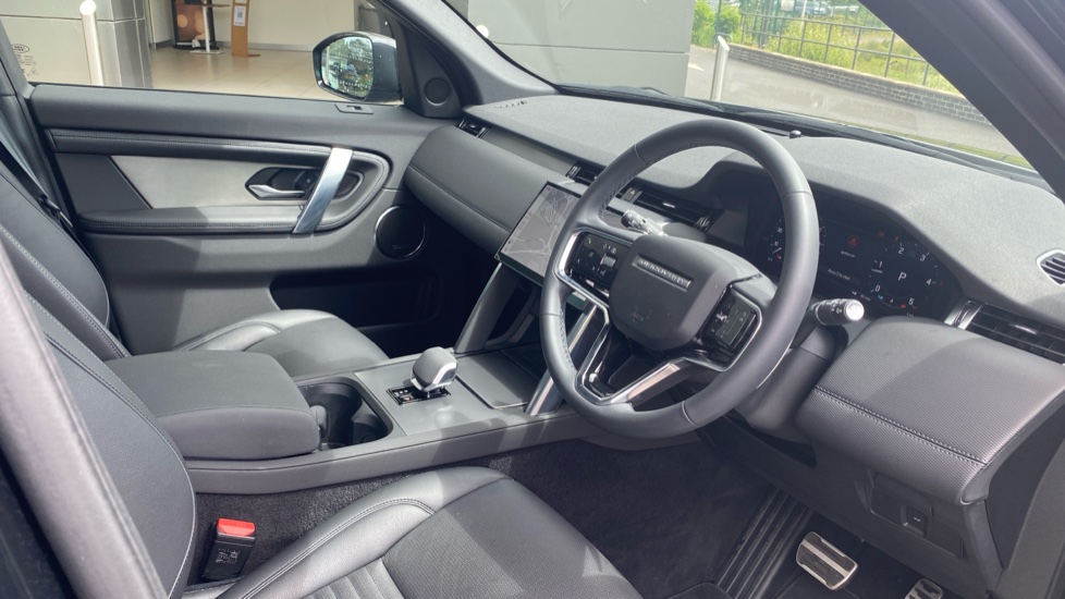 Land Rover Discovery Sport 2.0 D200 Dynamic SE 5dr Auto [5 Seat] Diesel Station Wagon - Image 30