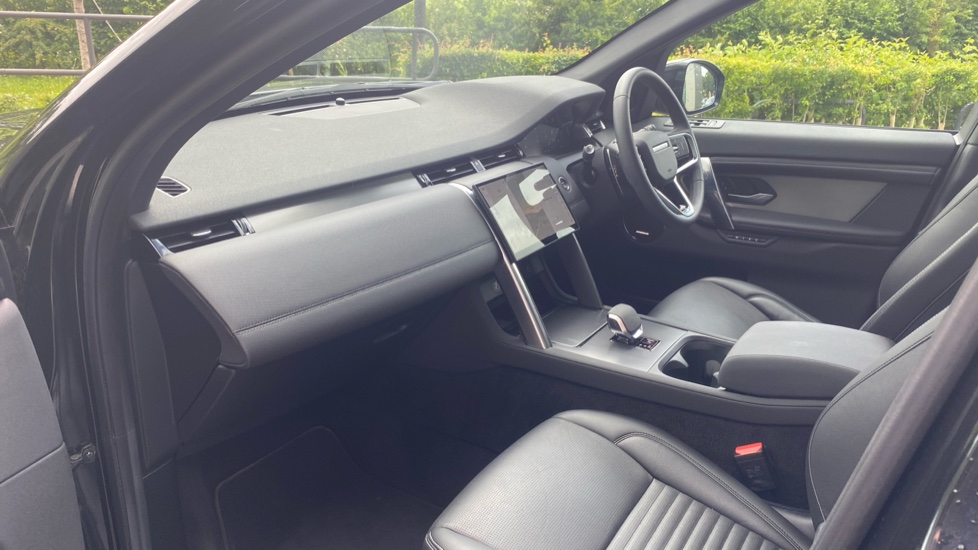 Land Rover Discovery Sport 2.0 D200 Dynamic SE 5dr Auto [5 Seat] Diesel Station Wagon - Image 42