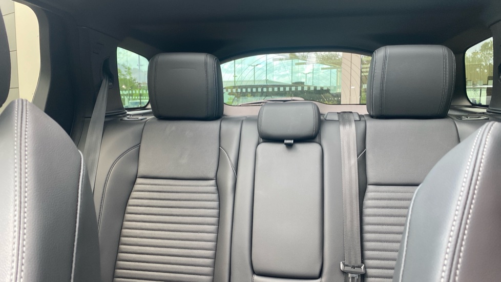 Land Rover Discovery Sport 2.0 D200 Dynamic SE 5dr Auto [5 Seat] Diesel Station Wagon - Image 43