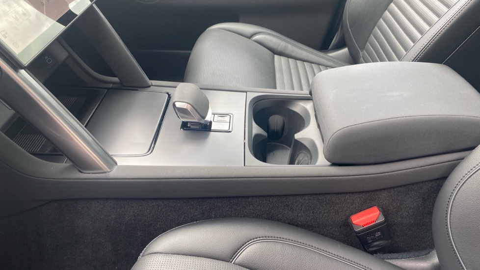Land Rover Discovery Sport 2.0 D200 Dynamic SE 5dr Auto [5 Seat] Diesel Station Wagon - Image 44