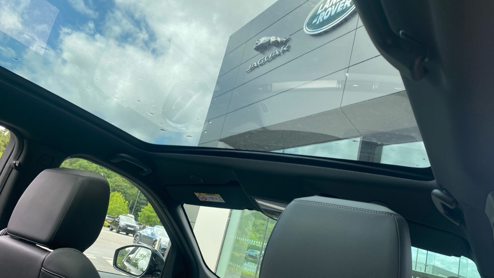 Land Rover Discovery Sport 2.0 D200 Dynamic SE 5dr Auto [5 Seat] Diesel Station Wagon - Image 54