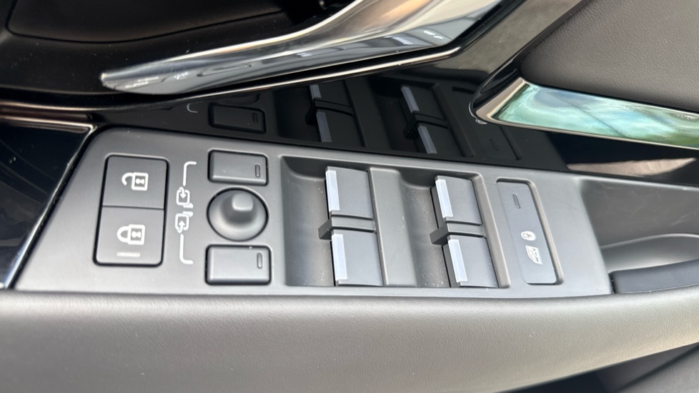 Land Rover Range Rover Evoque 2.0 D200 Autobiography 5dr Auto [Revised] Diesel Hatchback - Image 26