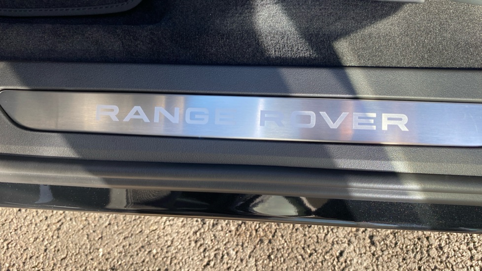 Land Rover Range Rover Evoque 2.0 D200 Autobiography 5dr Auto [Revised] Diesel Hatchback - Image 25