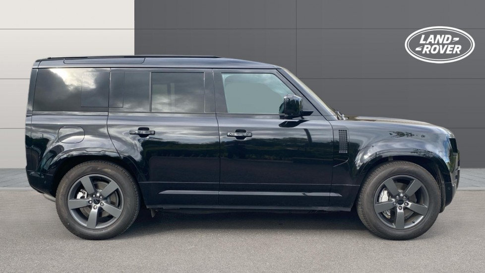 Land Rover Defender 3.0 D350 X-Dynamic SE 110 5dr Auto Diesel Estate - Image 5