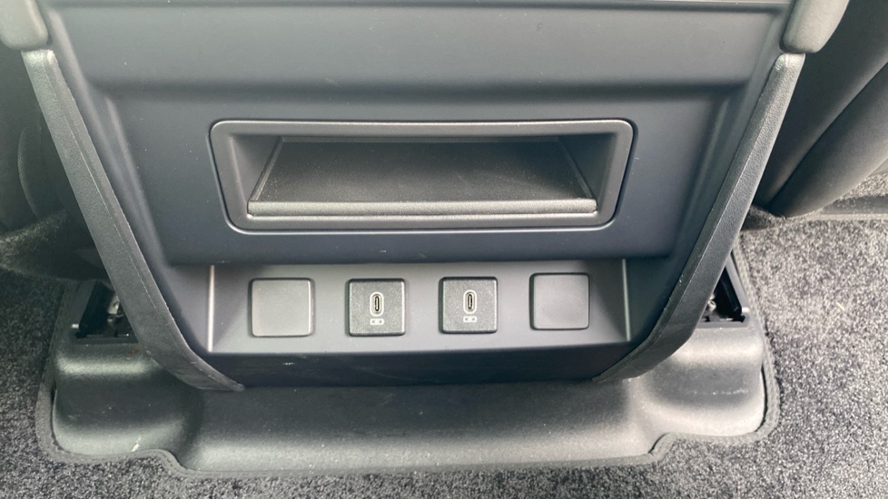 Land Rover Defender 3.0 D350 X-Dynamic SE 110 5dr Auto Diesel Estate - Image 20