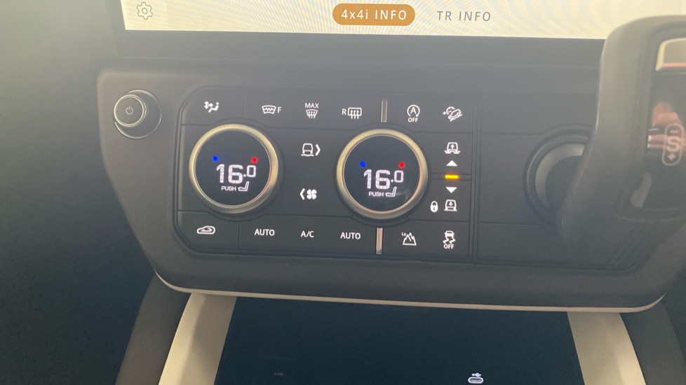 Land Rover Defender 3.0 D350 X-Dynamic SE 110 5dr Auto Diesel Estate - Image 30