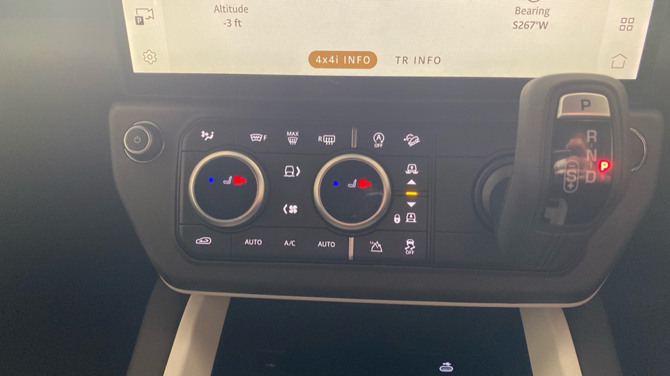 Land Rover Defender 3.0 D350 X-Dynamic SE 110 5dr Auto Diesel Estate - Image 31