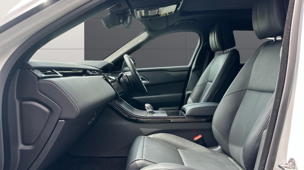 Land Rover Range Rover Velar 2.0 D200 MHEV Dynamic HSE 5dr Auto Diesel Estate - Image 3