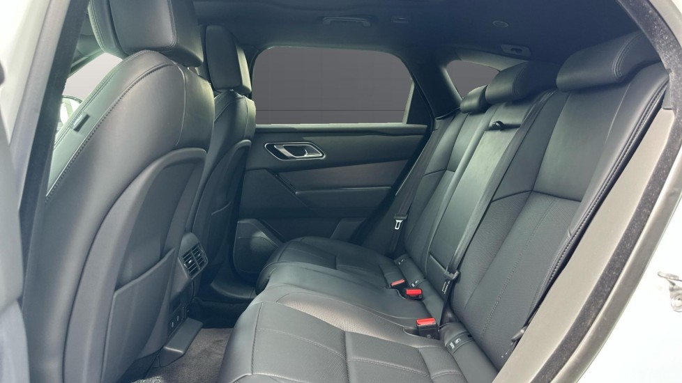 Land Rover Range Rover Velar 2.0 D200 MHEV Dynamic HSE 5dr Auto Diesel Estate - Image 4
