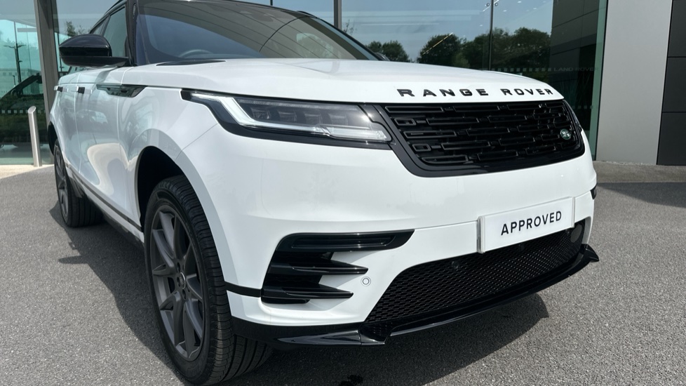 Land Rover Range Rover Velar 2.0 D200 MHEV Dynamic HSE 5dr Auto Diesel Estate - Image 21