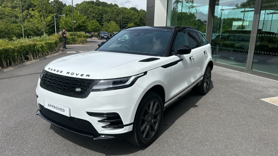 Land Rover Range Rover Velar 2.0 D200 MHEV Dynamic HSE 5dr Auto Diesel Estate - Image 23