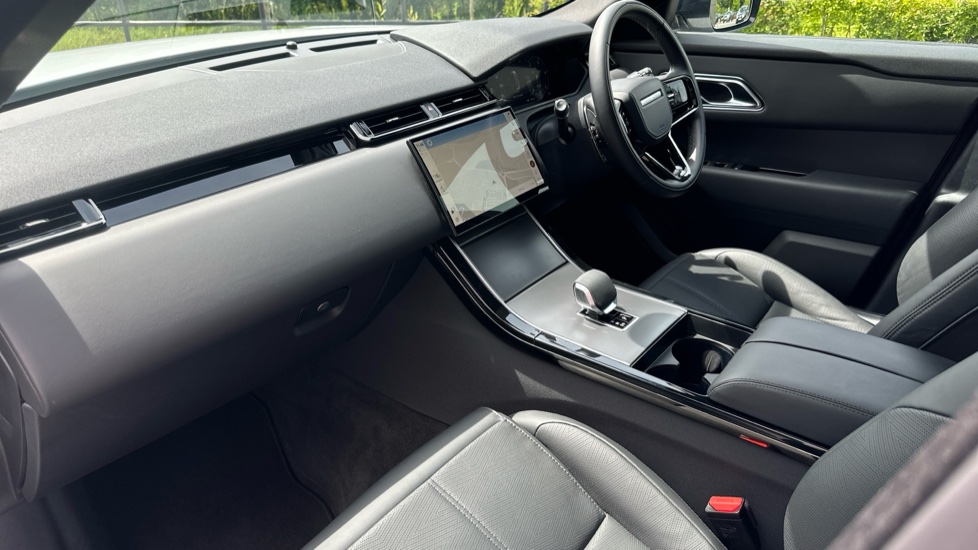 Land Rover Range Rover Velar 2.0 D200 MHEV Dynamic HSE 5dr Auto Diesel Estate - Image 27