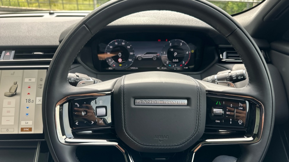 Land Rover Range Rover Velar 2.0 D200 MHEV Dynamic HSE 5dr Auto Diesel Estate - Image 39
