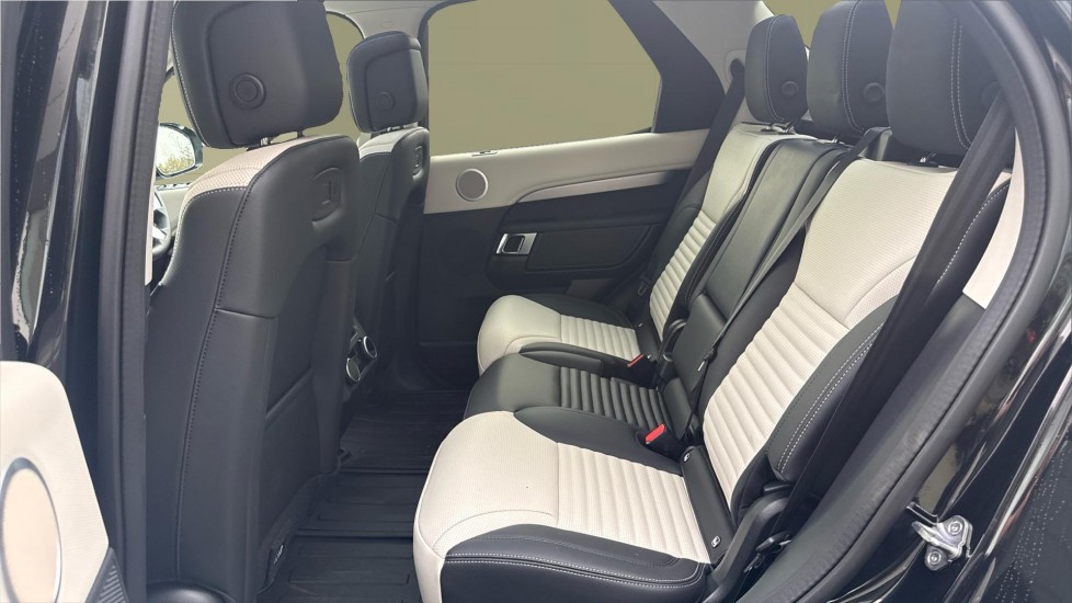 Land Rover Discovery 3.0 D350 Gemini 5dr Auto Diesel Station Wagon - Image 4