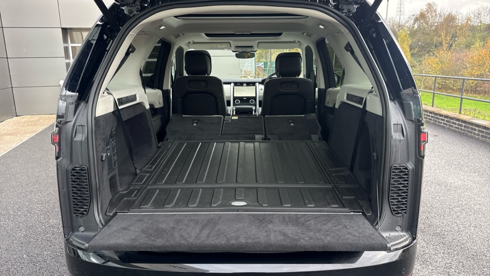 Land Rover Discovery 3.0 D350 Gemini 5dr Auto Diesel Station Wagon - Image 10