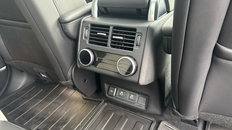 Land Rover Discovery 3.0 D350 Gemini 5dr Auto Diesel Station Wagon - Image 18