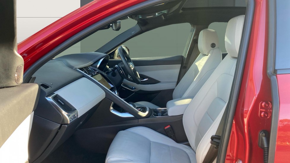 Jaguar E-Pace 2.0 D200 R-Dynamic SE Black 5dr Auto Diesel Estate - Image 3