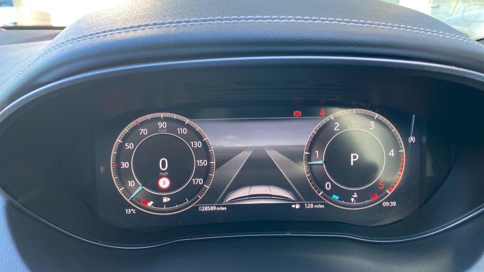 Jaguar E-Pace 2.0 D200 R-Dynamic SE Black 5dr Auto Diesel Estate - Image 16