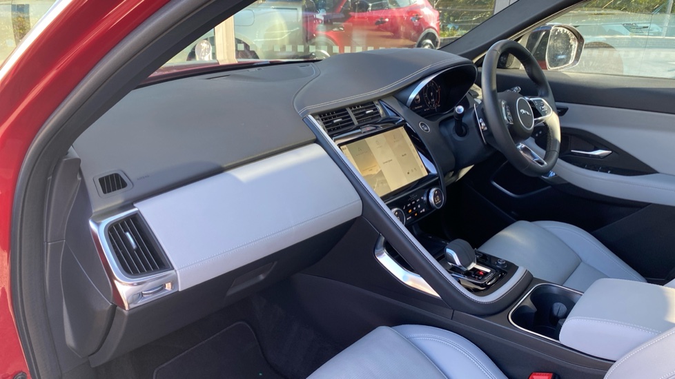 Jaguar E-Pace 2.0 D200 R-Dynamic SE Black 5dr Auto Diesel Estate - Image 27