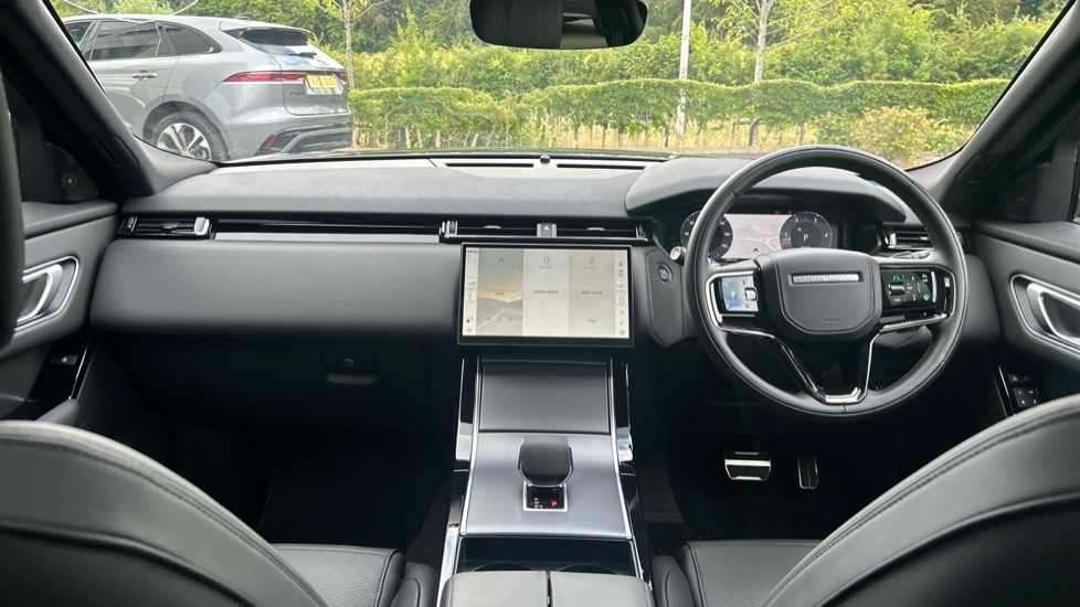 Land Rover Range Rover Velar 2.0 D200 MHEV Dynamic HSE 5dr Auto Diesel Estate - Image 9