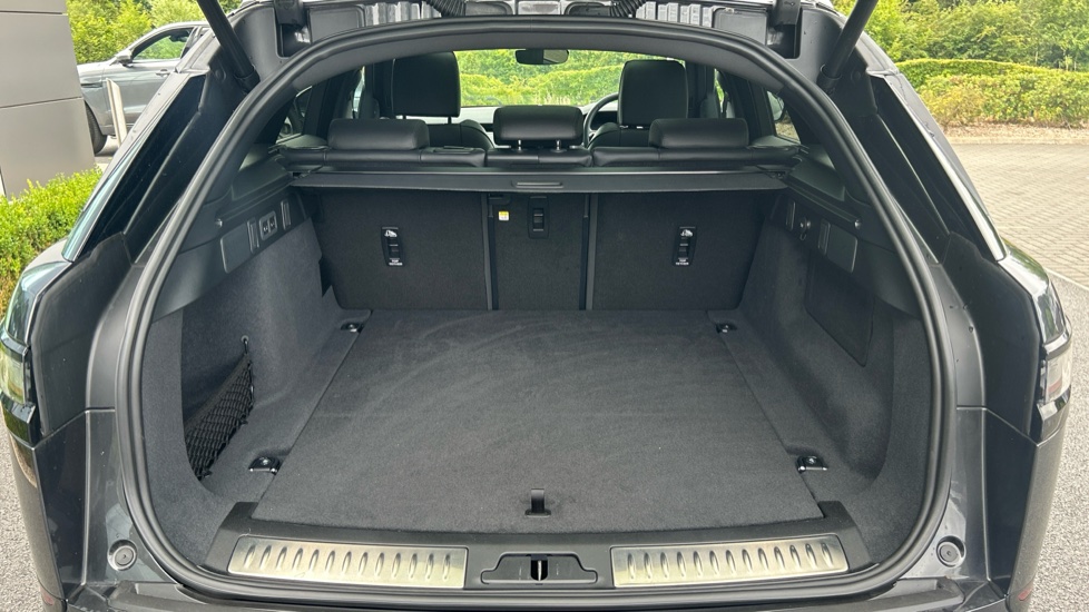 Land Rover Range Rover Velar 2.0 D200 MHEV Dynamic HSE 5dr Auto Diesel Estate - Image 10