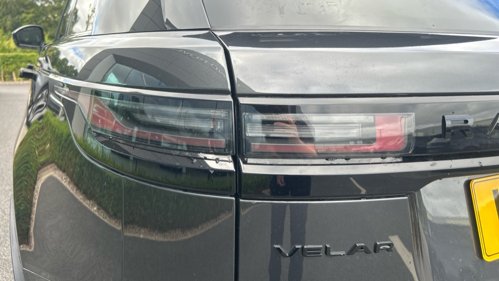 Land Rover Range Rover Velar 2.0 D200 MHEV Dynamic HSE 5dr Auto Diesel Estate - Image 19